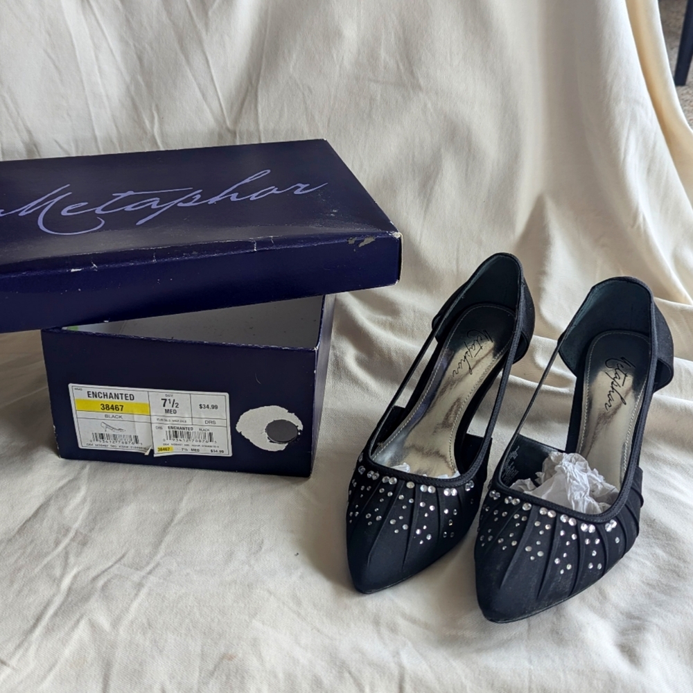 Black heels with jewels studs 7.5